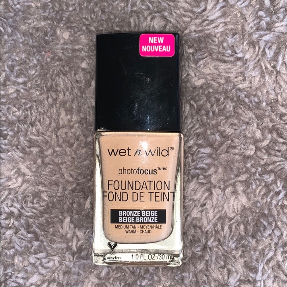 Wet n wild foundation in bronze beige